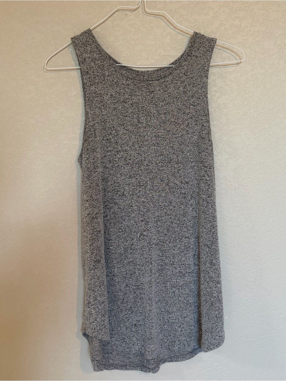 Old Navy Heather Gray Sleeveless Knit Tank